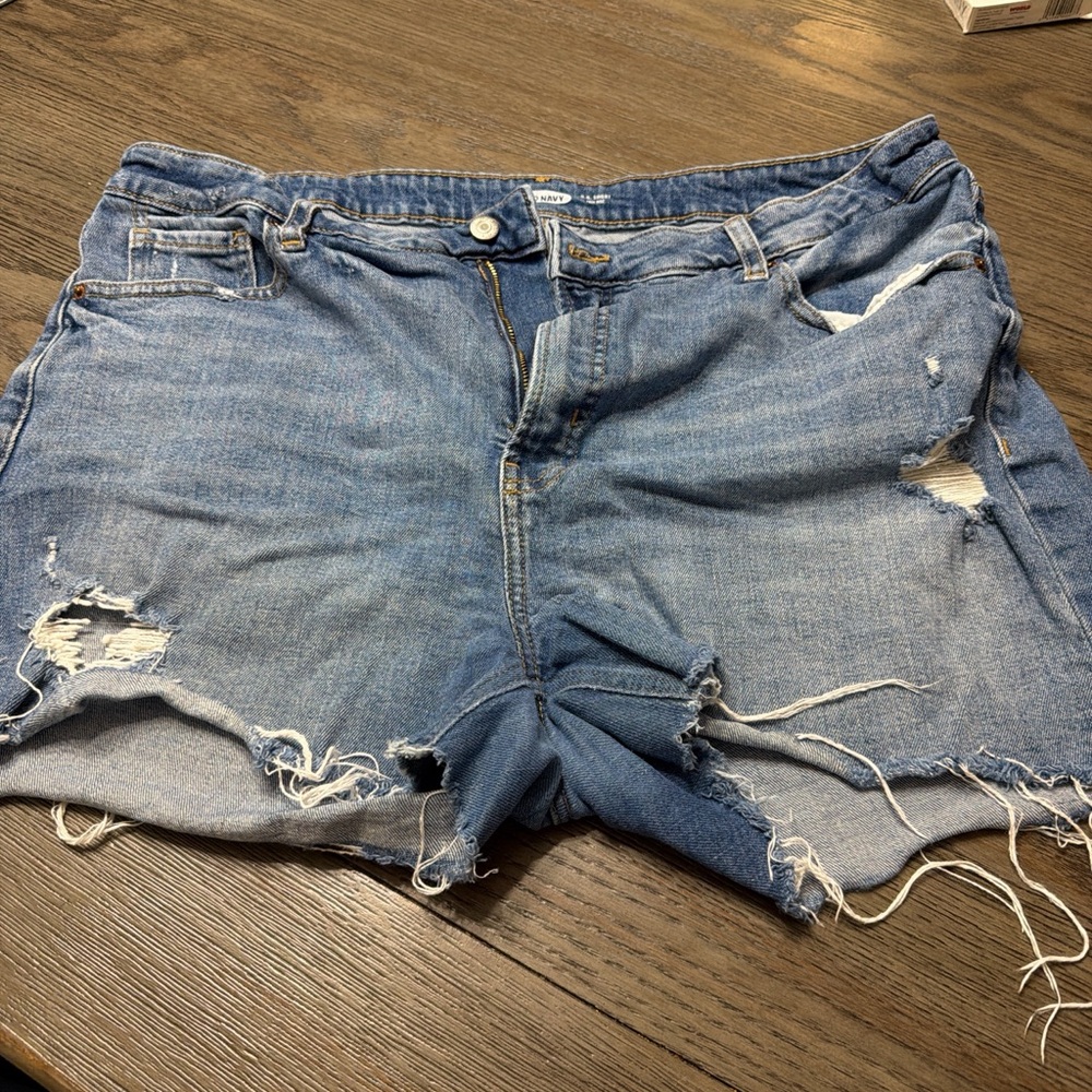 Old Navy Women’s Distressed Blue Denim Shorts Size 18